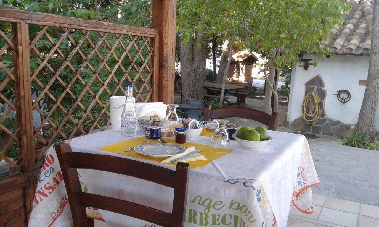 B&B Il Girasole Sant'Anna Arresi Ngoại thất bức ảnh