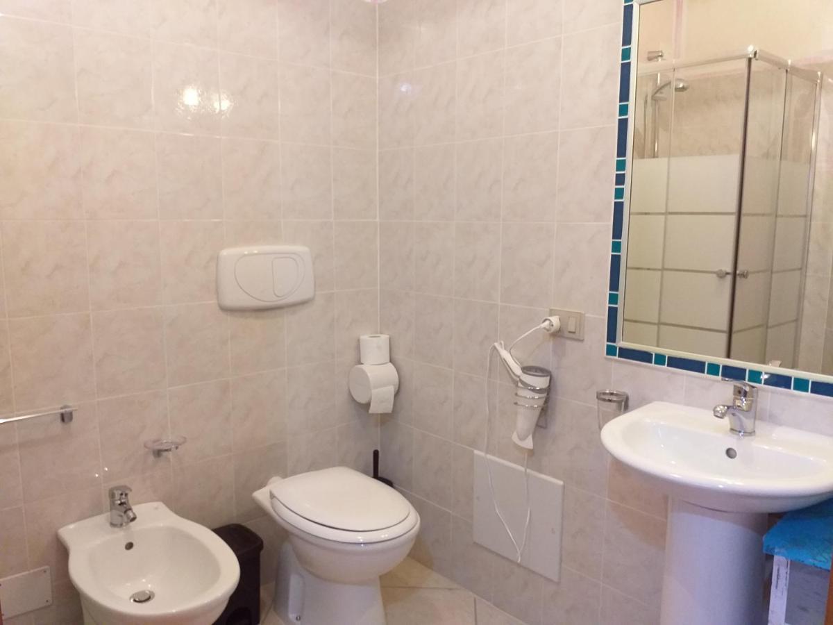 B&B Il Girasole Sant'Anna Arresi Ngoại thất bức ảnh
